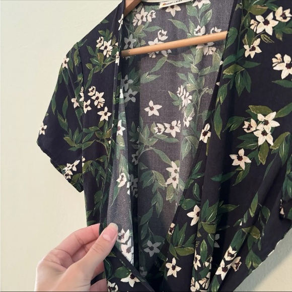 Marine Layer Emlyn Wrap Dress Midi Length Wrap Dress Black Floral SZ Medium - Picture 5 of 13